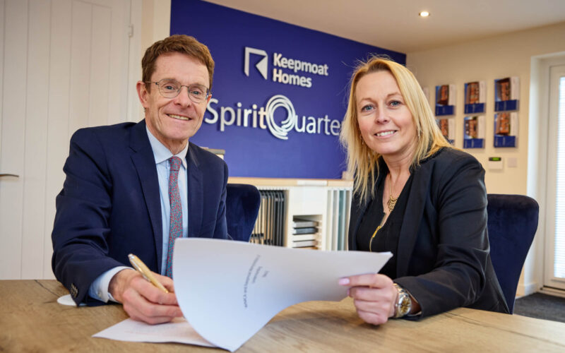 Pix: Shaun Flannery/shaunflanneryphotography.com

COPYRIGHT PICTURE>>SHAUN FLANNERY>01302-570814>>07778315553>>

24th January 2023

Keepmoat Homes
Spirit Quarters Coventry

Signing of the West Midlands Combined Authority Memorandum of Understanding (MOU) with Andy Street (Mayor) and Charlotte Goode (KM Div Chairman)