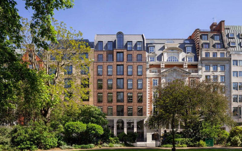26St James Sq-View-from-square (1)