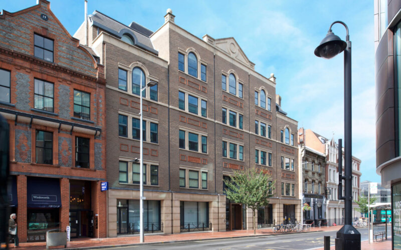 33 Blagrave St