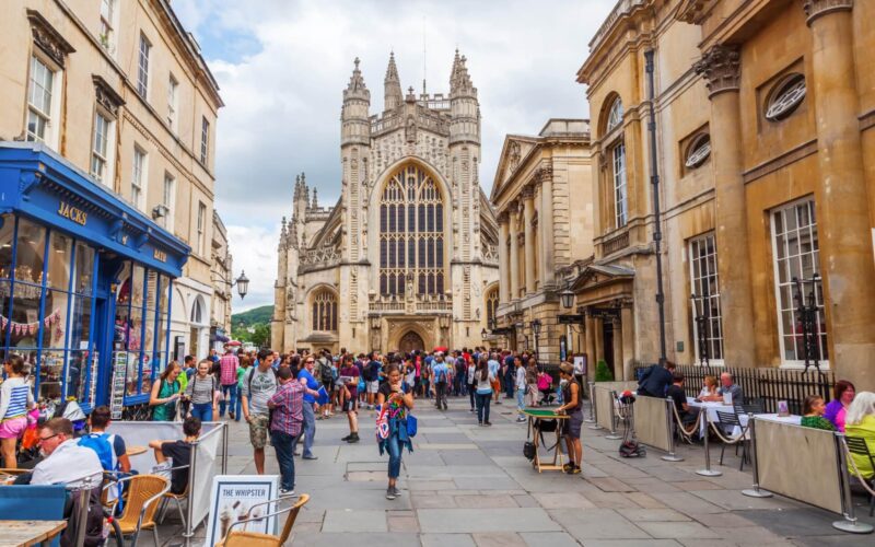 Bath shutterstock_301419350-min