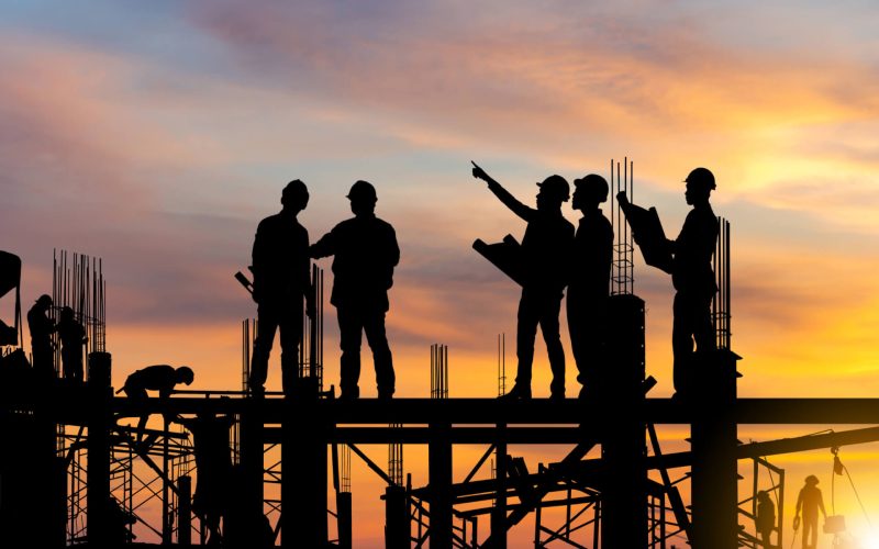 Silhouette,Of,Engineer,And,Worker,On,Building,Site,,Construction,Site