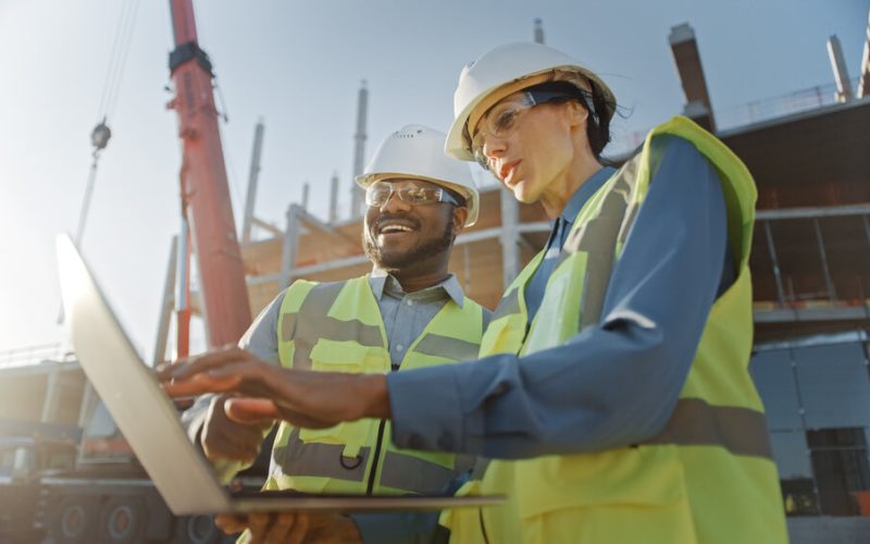Two,Specialists,Inspect,Commercial,,Industrial,Building,Construction,Site.,Real,Estate