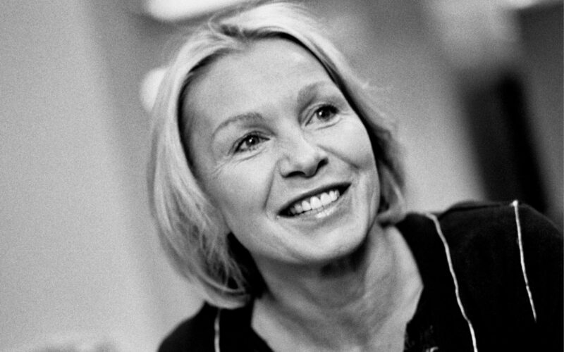 Isobel McKenna, Upflex