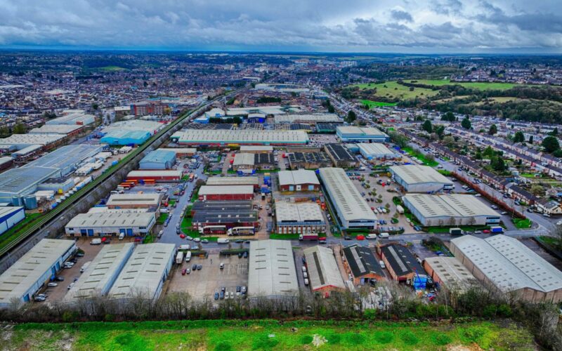 KD - Bilton Way Luton aerial 3.25