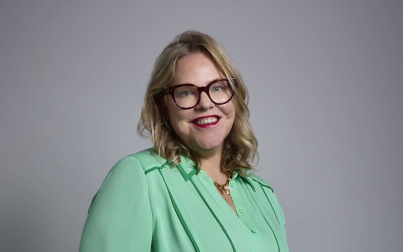 Kate Eales headshot-min