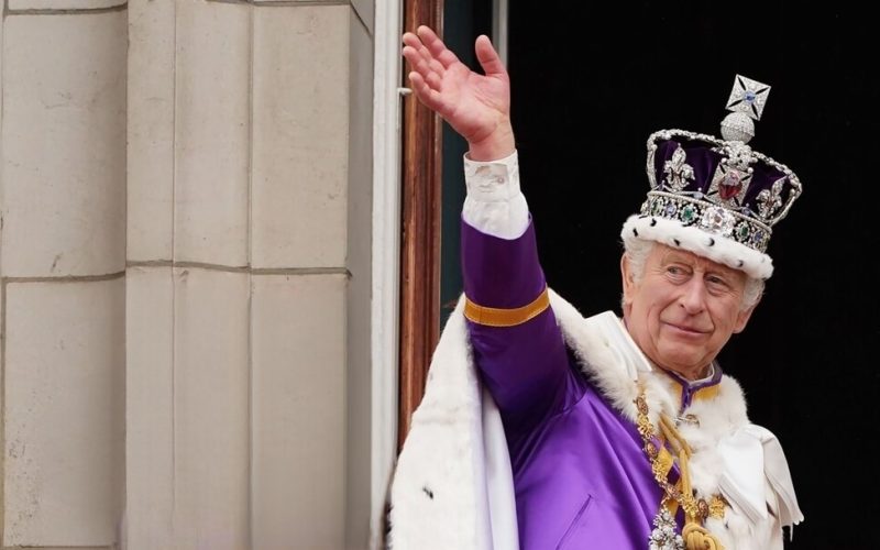 King,Charles,Iii,Steps,Out,,Waves,From,Buckingham,Palace,After