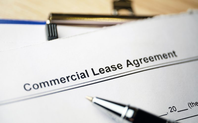 Legal,Document,Commercial,Lease,Agreement,On,Paper.