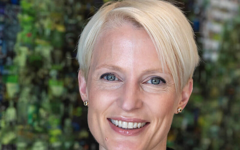 Liz Mason headshot