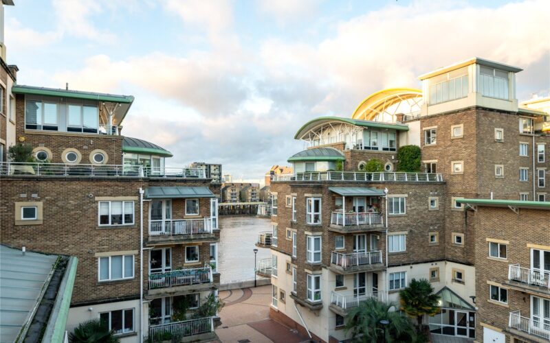 Lot 24 - Flat 83 Mendip Court, Savills Auctions
