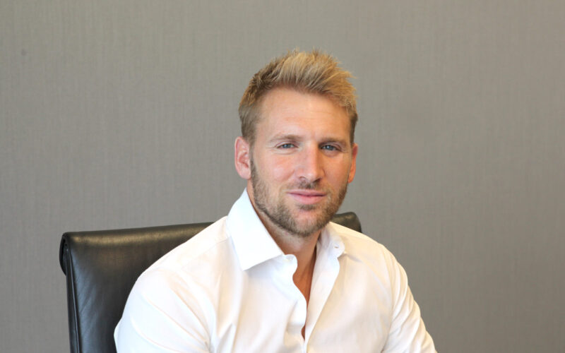 Peter Lowe