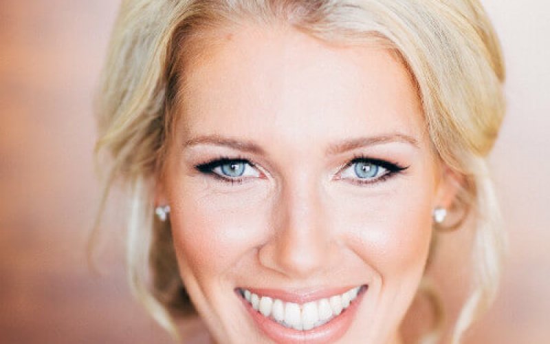 Robyn Lee Headshot