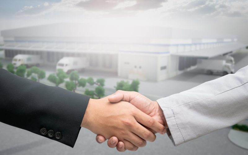 Handshake,Startup,For,Warehouse,Construction,Agreement,Of,Logistics,Partners.