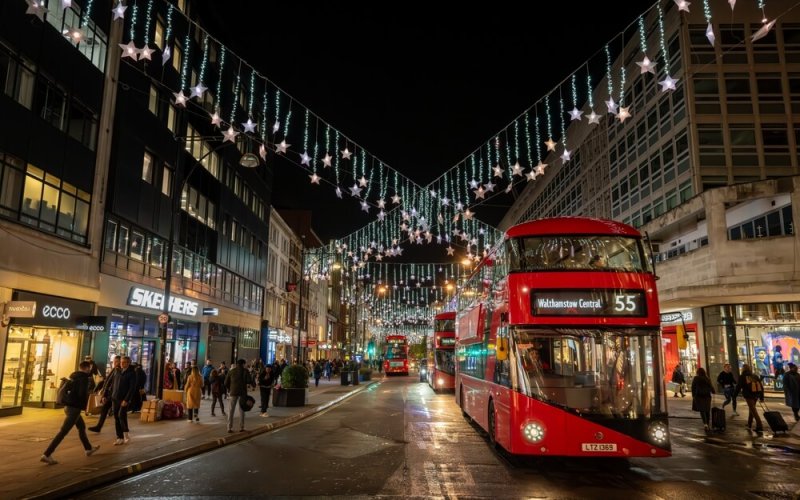 London,,Uk,-,Nov,8,2023:,Oxford,Street,,A,Famous