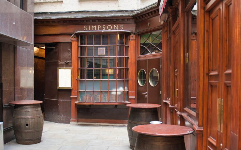 London,,Uk,-,September,9,,2018:,Simpson's,Tavern,Is,One