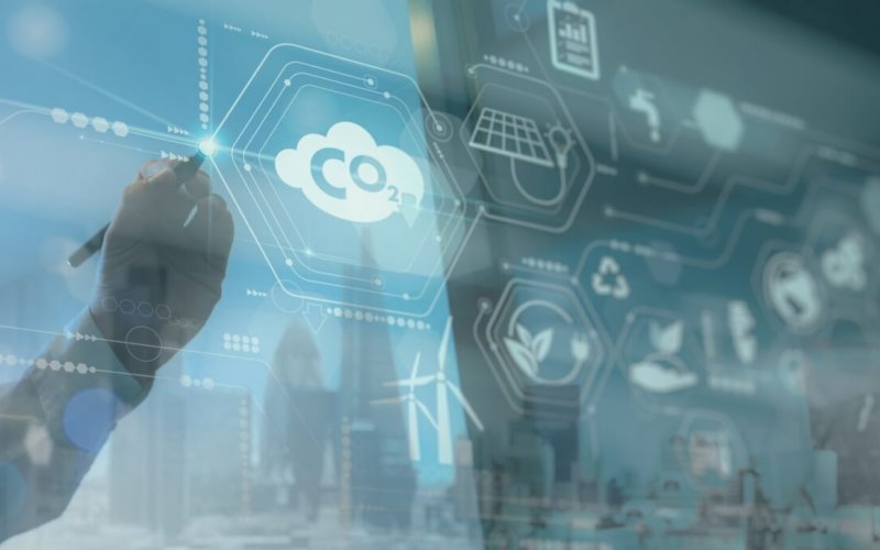 Businessman,Working,Virtual,Modern,Computer,To,Reduce,Co2,Emissions,Carbon