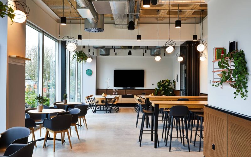 Central House flexi work space and partitioned meeting room