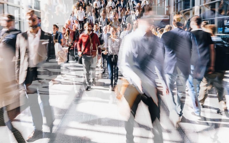 Crowd,Of,People,Walking,On,A,Street,In,London