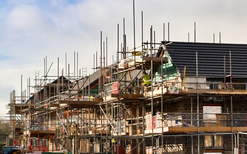 Cardiff,,Wales,-,December,2020:,Scaffolding,Around,Houses,Being,Built