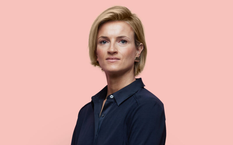 Laura Oxley website crop 190276