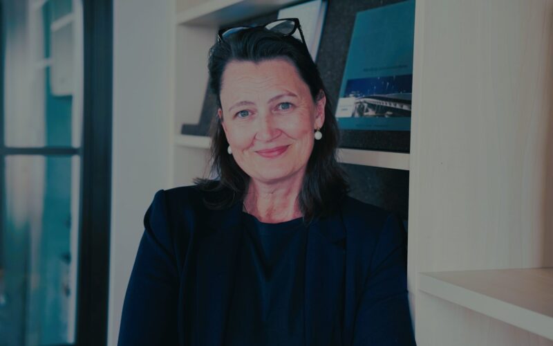 Louise Shea headshot