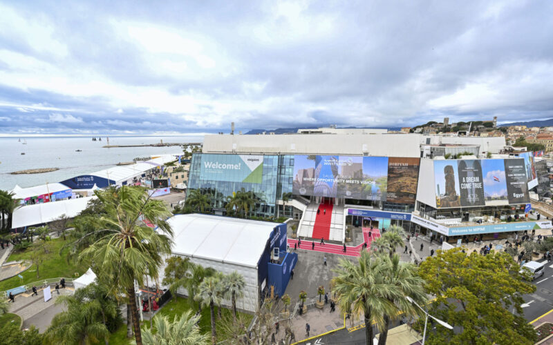 MIPIM 2025 - EXHIBITION AREA - ATMOSPHERE - OUTSIDE VIEW - PALAIS DES FESTIVAL