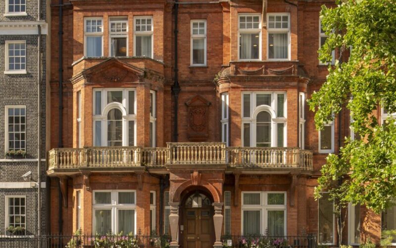 Savills - 34 Berkeley Sq _hero
