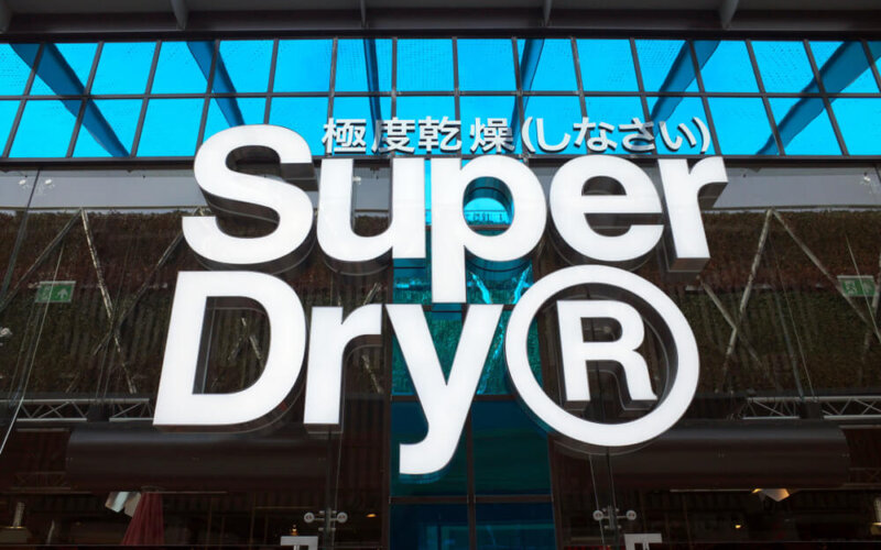 Bracknell,,England,-,March,14,,2018:,The,Super,Dry,Sign