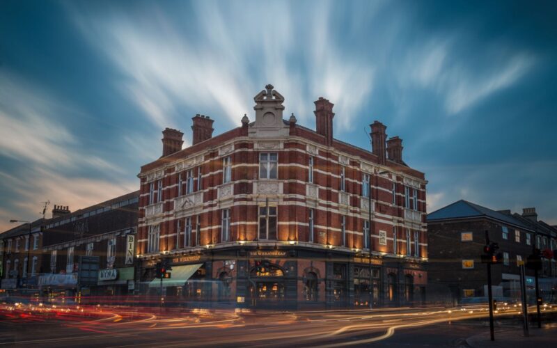 Urban Pubs & Bar