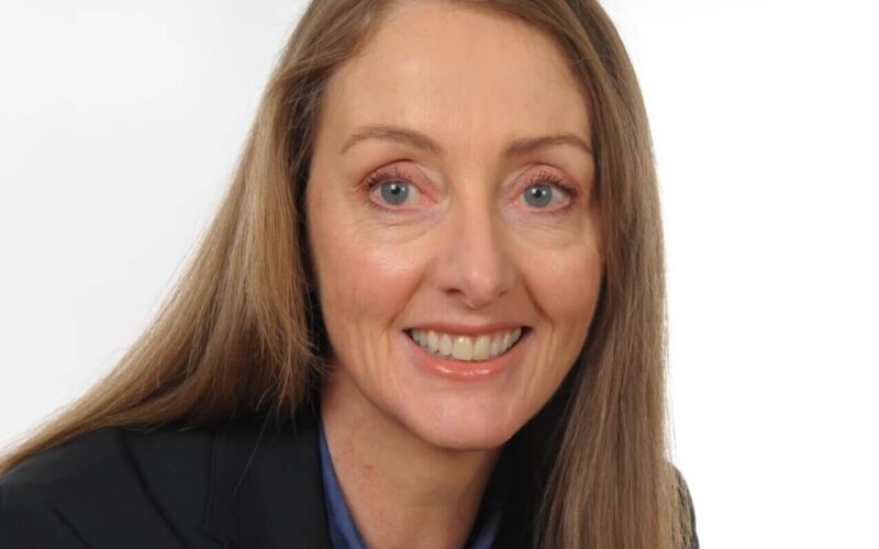 laurie dennard headshot[2]