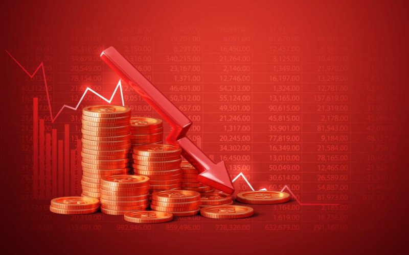 Decrease,Finance,Investment,Gold,Coin,On,Money,Business,Stock,3d