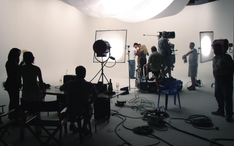 studio shutterstock_368132-min